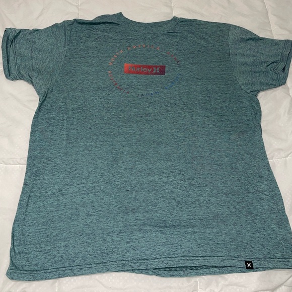 Hurley World Tour Graphic Tee - Size XL - Picture 2 of 2
